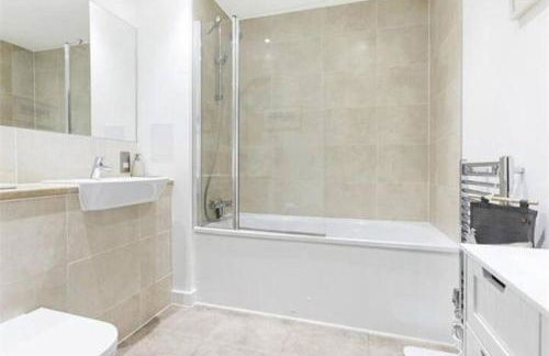 2-Bed Terrace Flat Close to Tower Bridge - Photo 9