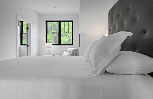 6BR Sand Valley Lodge with Hot Tub Bar & Putting Green - Foto 48