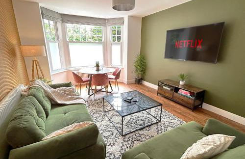 1 Bed & 1 Sofa Bed Alpine Style Ground Floor Apartment - Foto 1