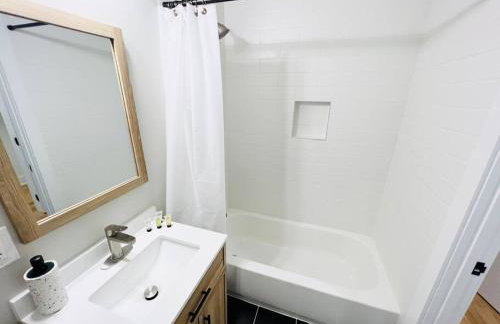 Contemporary Upscale 3BDR Home at Popular H Street Corridor Parking Included Free Cancellation - Foto 12