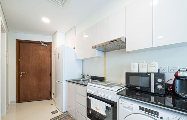 Viridis Residence Cozy Studio Living - Photo 11