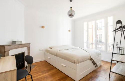 The Square, Paris-Asnières, Private Apartment with Bedroom and Living Room - Foto 1