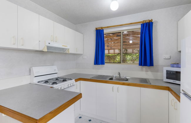 Wairo Beach Holiday Park - Photo 32