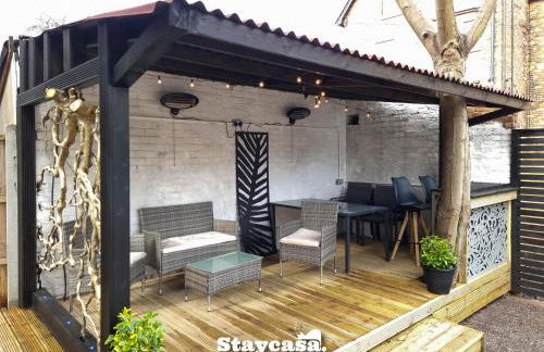 Spacious 6-Bed with Large Patio and Free Parking - Foto 7