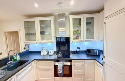 Luxury 3-Bed Apartment in Marylebone near Oxford Street & Baker Street by Staylio - Foto 11