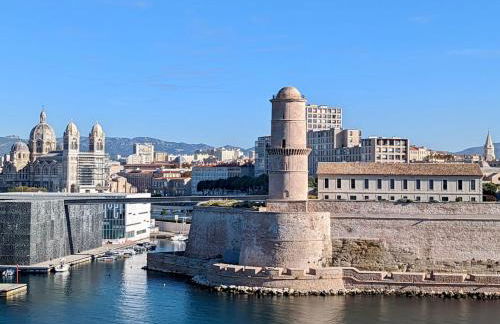 Sunny Stylish Spacious Loft in Old-Port - Foto 64