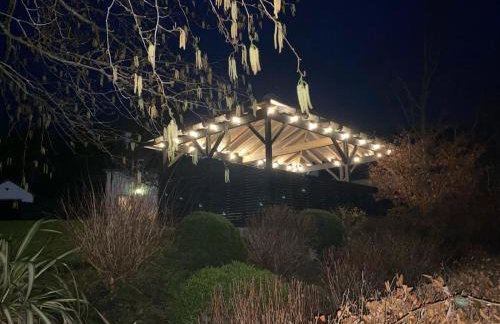 Rostrevor Valley 6-Br Sleeps 20 w Hot Tub & View - Photo 39