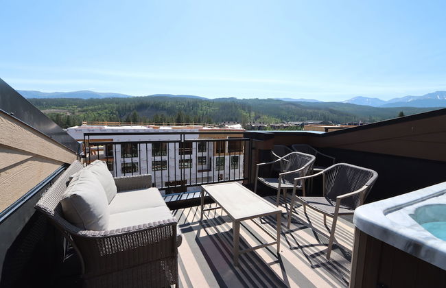 Arrow Luxury Rooftop Shopping and More! - Foto 37