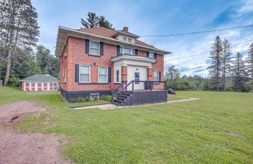 Spacious Home in Ramsay: 9 Smart TVs + Pool Table! - Foto 35