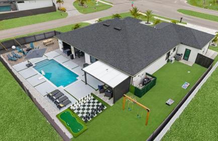 Relax & Play in Cape Coral Pool BBQ Family Fun - Foto 1