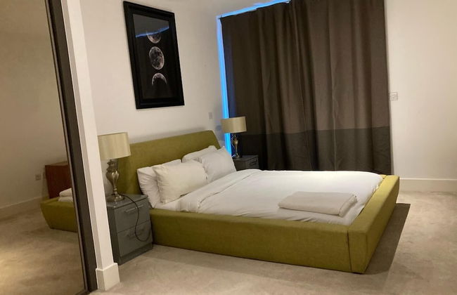 Phoenix 2 Bedroom Apartment in london - Photo 7
