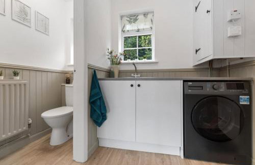 Modern 3 Bedroom Bungalow with Style & Comfort in Leicestershire - Photo 26