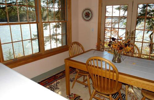 Coastal Vacation Rental with Fireplace near the Acadia National Park in Maine - Foto 4