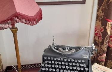 The Apartment of Antiquity - Photo 11