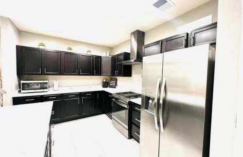 Entire Fully Equipped Basement Guest Apartment Home - Foto 11