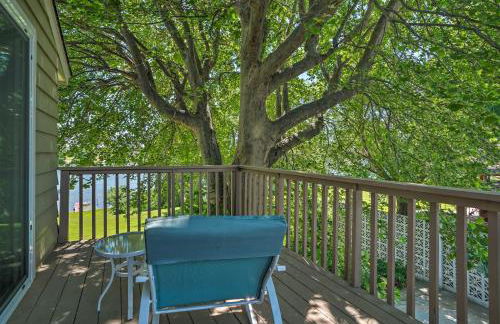 Lake House with Hot Tub - 1 Mi to Surf n Slide - Foto 22