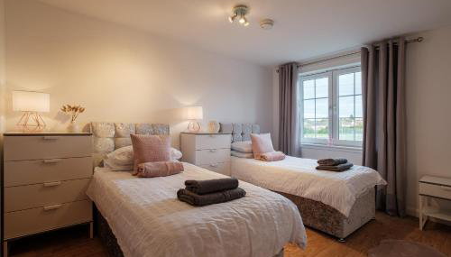 Mackie Residence - SJA Stays - 3 Bed Apartment with parking - Foto 2