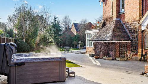 Luxury Detached House in Large Private Grounds, with Outdoor Jacuzzi and Sauna - Foto 4