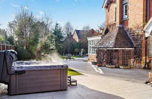 Luxury Detached House in Large Private Grounds, with Outdoor Jacuzzi and Sauna - Foto 4