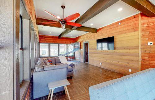 Lakefront home with hot tub, dock, kayaks, central AC, & great lake views - Foto 25