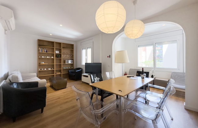 AinB Barcelona Sants Apartments - Photo 79