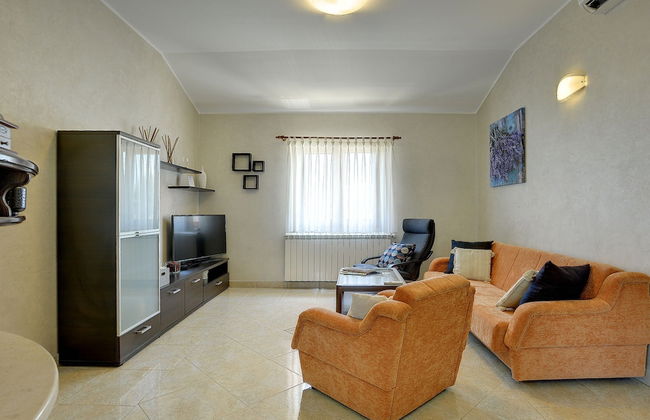 Villa in Peroj With Private Pool & Near Beach - Foto 13