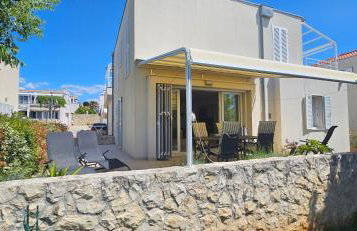 Sunny Lena Premium Family Apartment with Garden, Close to Beach & Pool - Foto 6
