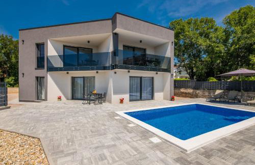 Apartments Villa "Aurea" with pool - Photo 2