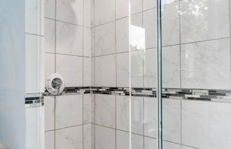 Modern Oakley Retreat - King Bed - Free Parking - Centrally Located - Foto 5