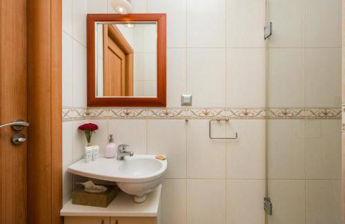 National Stadium Spacious Apartment by BookingHost - Foto 21