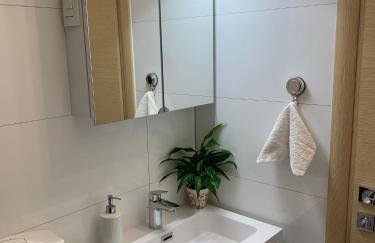 Split apartment - 5 min by car to the beach & city center - free public parking - Foto 20