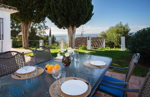 Beautiful house with garden & views in Mijas - Photo 6