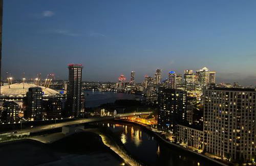 Penthouse with O2 Arena View, Free Parking & Portable AC - Foto 35