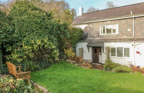 Honeysuckle Cottage - Photo 1