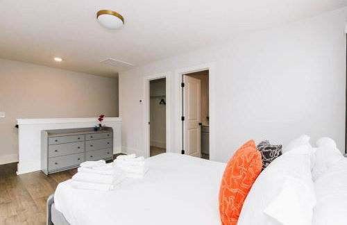 Birdsong Bungalow - Hot Tub, Game Room, Fire Pit - Foto 12