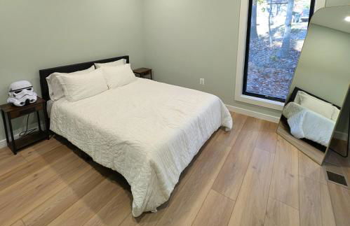 Cozy 2-bedroom cabin in welcoming Shenandoah, Basye with WiFi, AC, EV - Foto 6