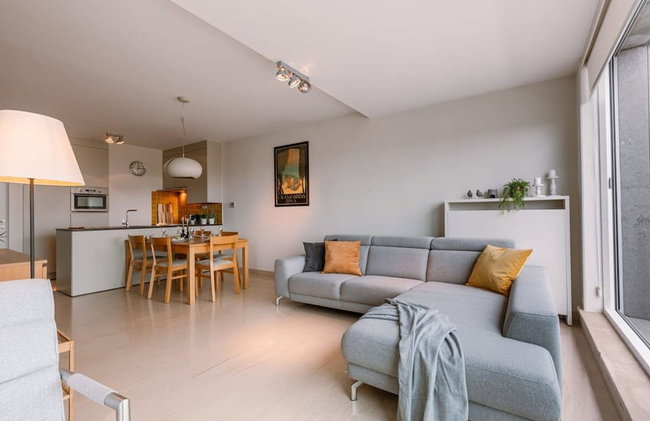 Charming Apartment Near the Beach With Balcony - Photo 41