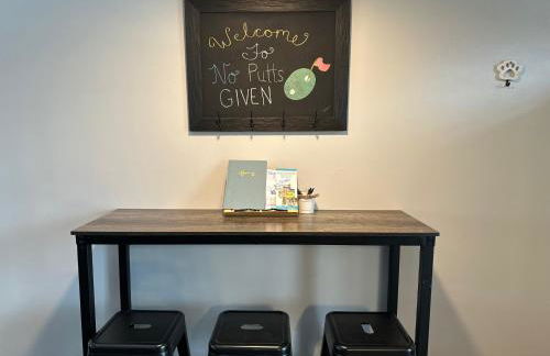 No Putts Given. Cozy home on Par 4, free Golf Cart and Pool access - Photo 2