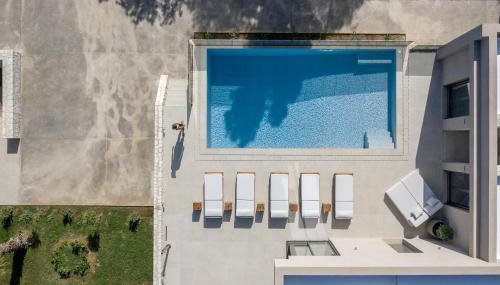 Amalthia Villa, Heated Pool & Walk to the Beach, By ThinkVilla - Foto 3