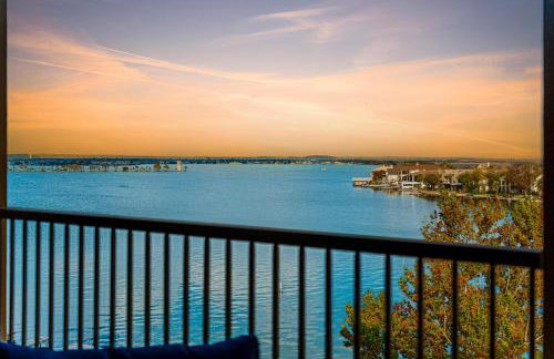 Lakefront Horseshoe Bay Resort Shared Pool Dock - Photo 26