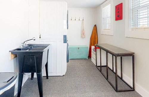 Walk to Beach and Dtwn East Tawas! Lake-View Retreat - Foto 13