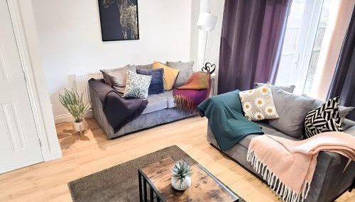 2ndHomeStays- Bilston- Contractors Friendly Townhouse - Foto 1