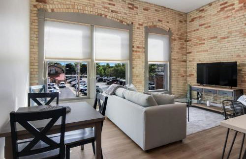 Golden Lofts Unit 1 Downtown Traverse City 1BD 1BA - Foto 6