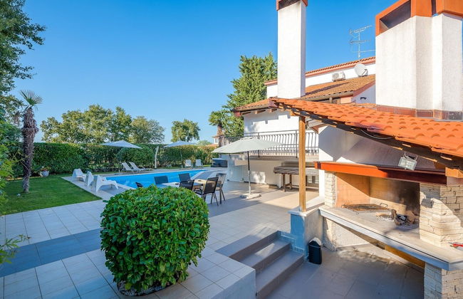 Scenic Villa With Private Garden - Foto 22