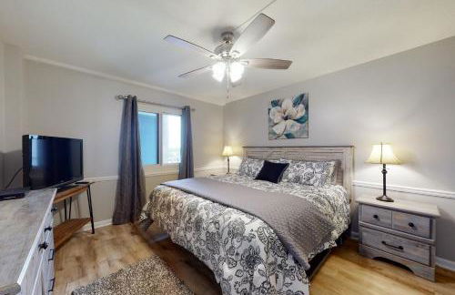 Romar Tower Beachfront Condos - Foto 102