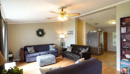 Lakefront Many Vacation Home with Deck and Views - Photo 4