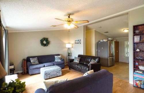 Lakefront Many Vacation Home with Deck and Views - Foto 4