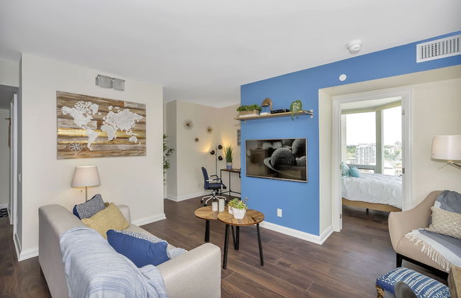 QuickStay - Elegance in Yorkville (Yonge & Bloor) - Photo 10