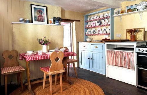 Unique Old Bakery Retreat - Photo 14