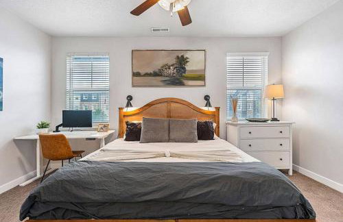 Spacious 2-Story, Pet&Fam Friendly, WFH, Gym&Pool - Foto 61